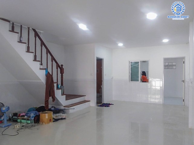 *****ทาวน์เฮ้าส์มือสองย่านนนทบุรี ม.มณฑล5 บางใหญ่-กาญจนาภิเษก บนเนื้อที่ 21.5 ตร.ว. ฟังก์ชัน 3 ห้องนอน 2 ห้องน้ำ 2 ที่จอดรถ บ้านตกแต่งใหม่ พร้อมเข้าอยู่ เดินทางสะดวก เชื่อมต่อถ.กาญจนาภิเษก, ถ.บางใหญ่-บางคูลัด ใกล้เซ็นทรัลเวสท์เกต และทางด่วน "ศรีรัช" จองเลย!